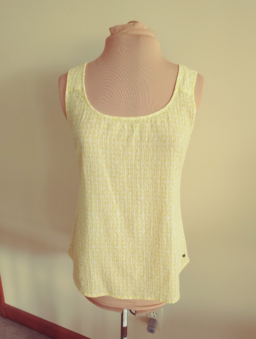 Eddie Bauer Light Yellow Patterned Scoop Neck Tank